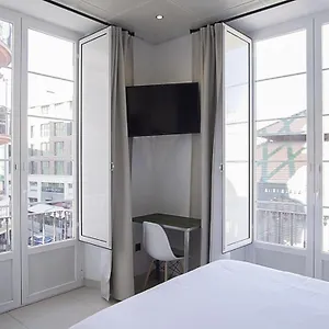 https://the-lights-suites.hotelsinnerja.org
